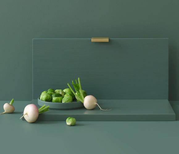Kitchen-oak-painted-framed-green03-vert-de-gris-brass-handles