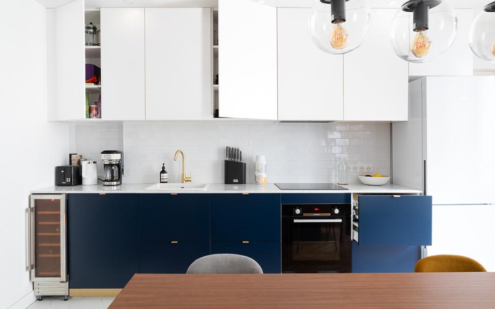 Tweekleurige keuken in Blauw 02 - Bleu nuit en Wit 01 - Blanc pur
