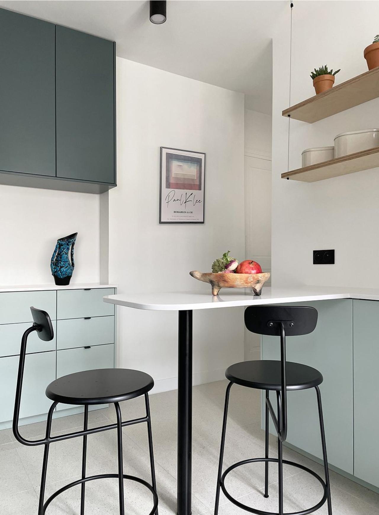 A Bleu paon & Amandier Kitchen created by Studio Bergam