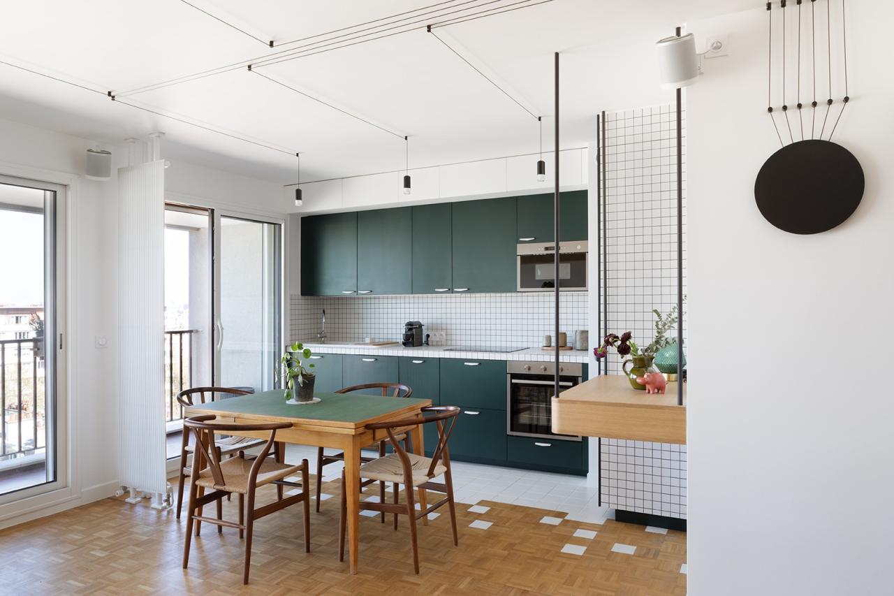 A graphic kitchen by Lagom Architectes - Photo credits Delphine Queme