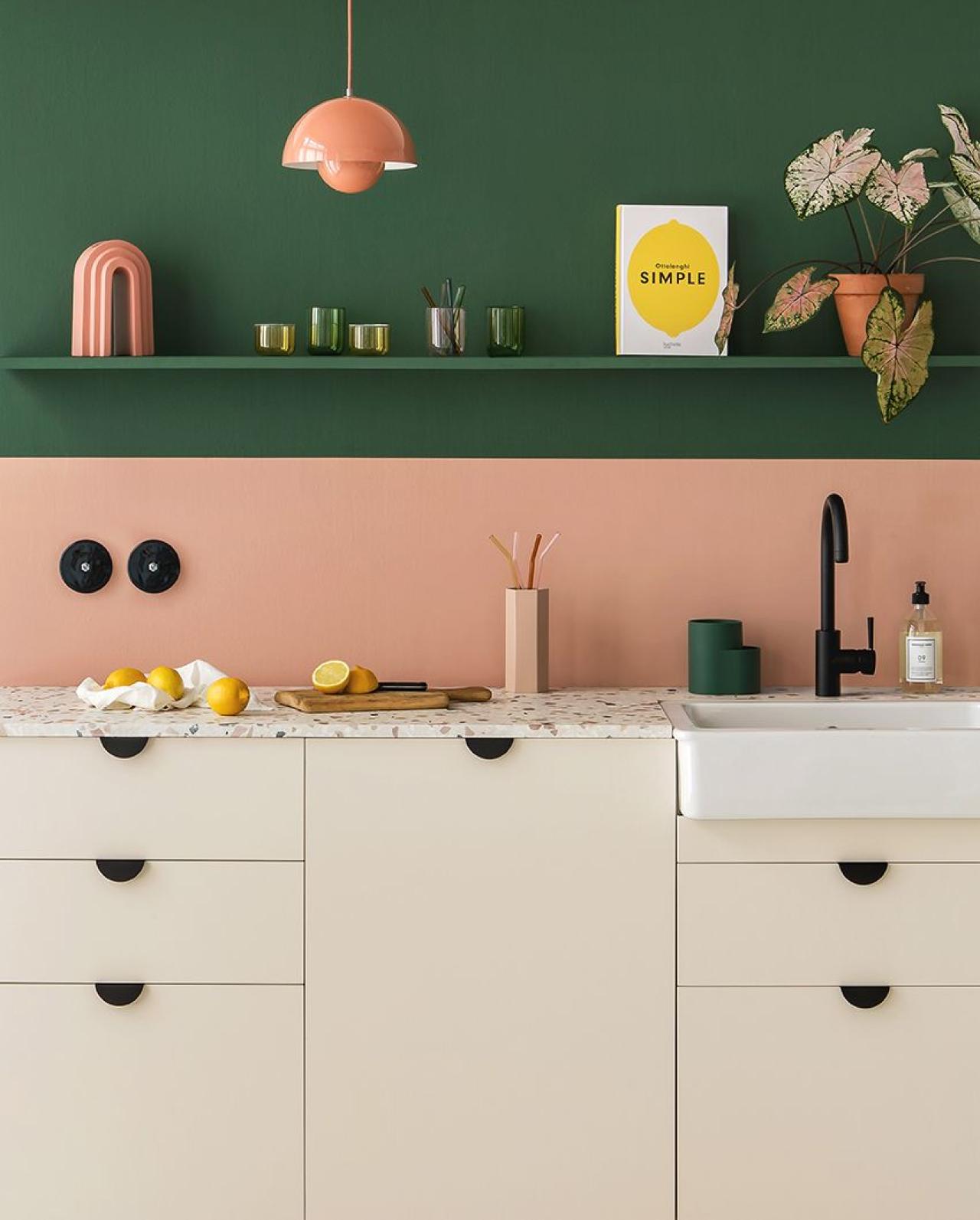 A timeless kitchen in Beige 05 - Ivoire matte lacquer | Plum Living