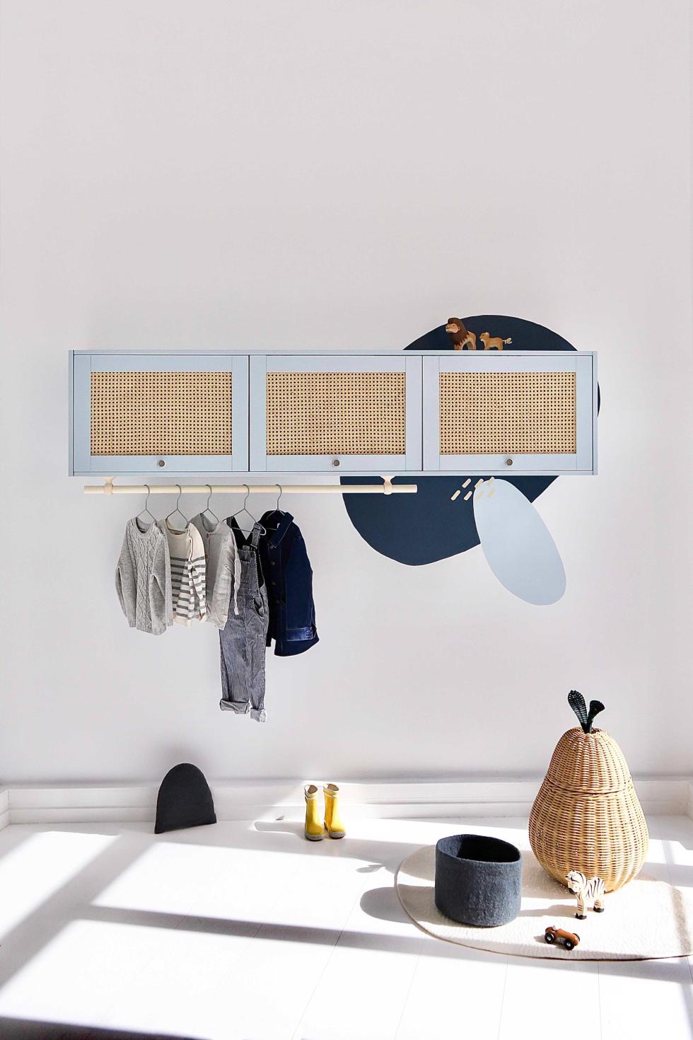Plum Kleiderschrank für Kinder. Design von Sabine Mérillon.