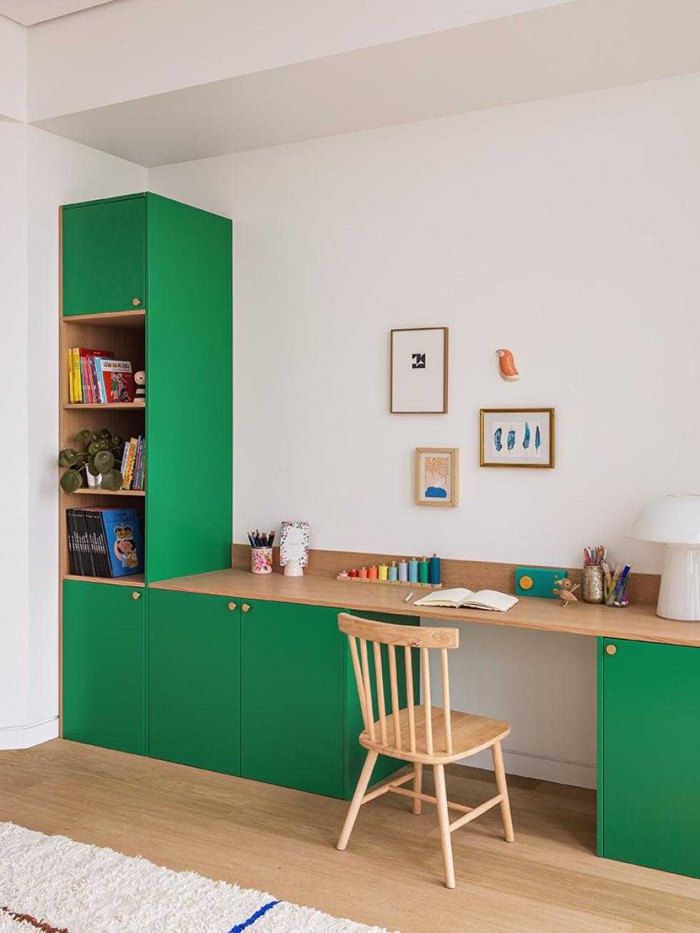 Bureau leaf