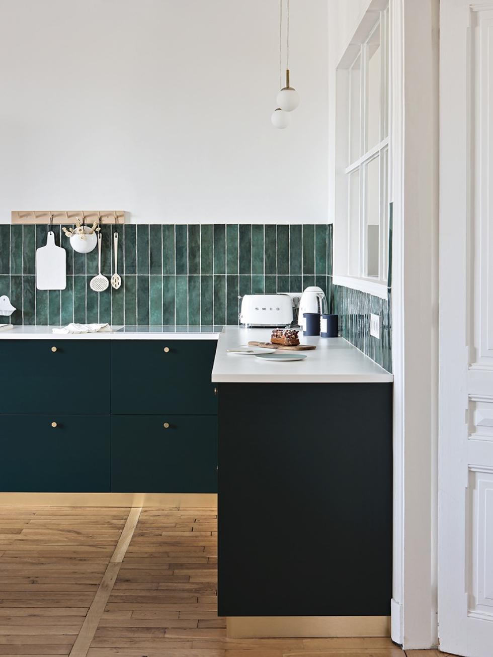 Kitchen in Green 02 - Sombre forest