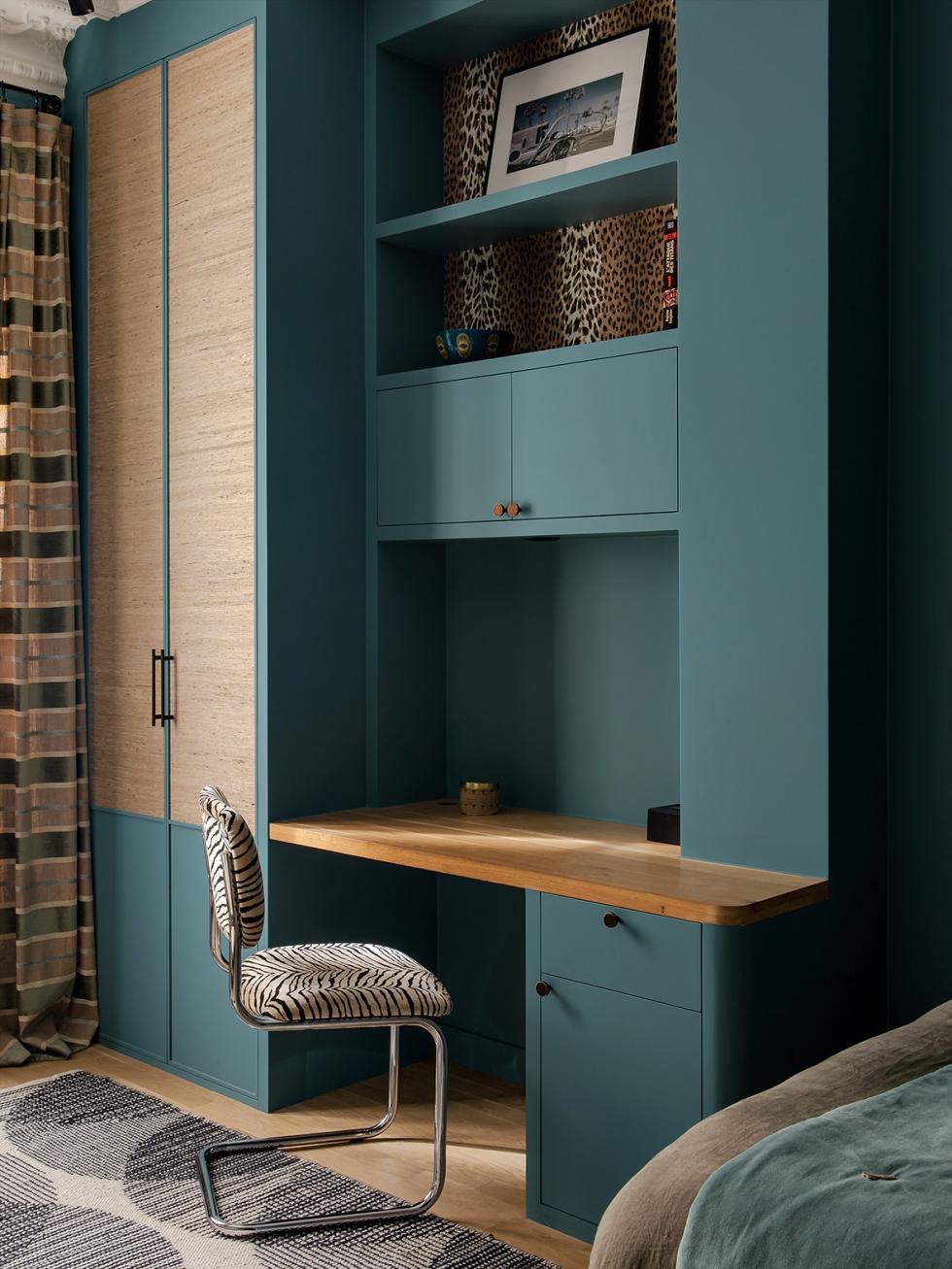 Bureau bleu paon