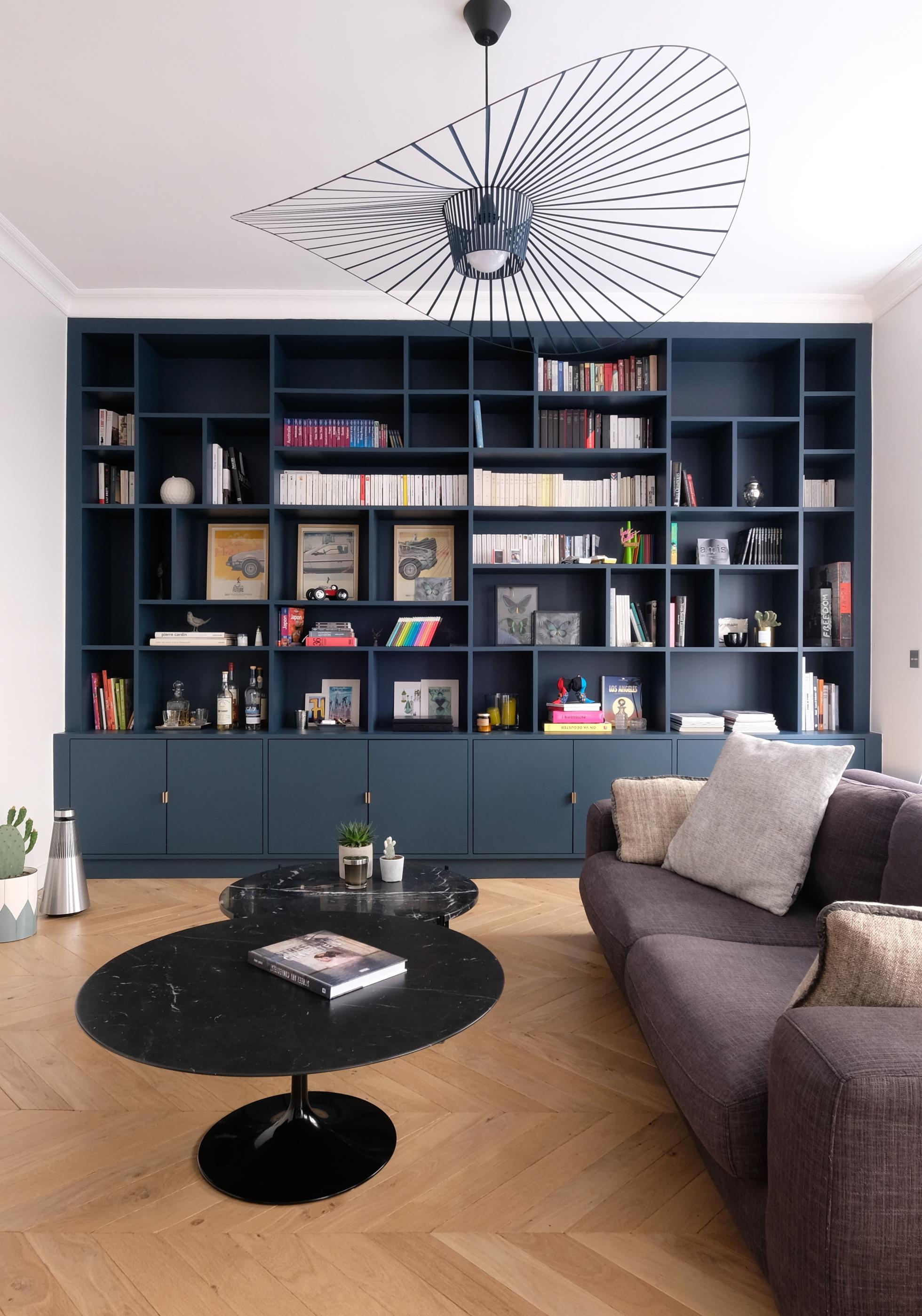 Une bibliothèque construite grâce au Ikea hack | Plum Living