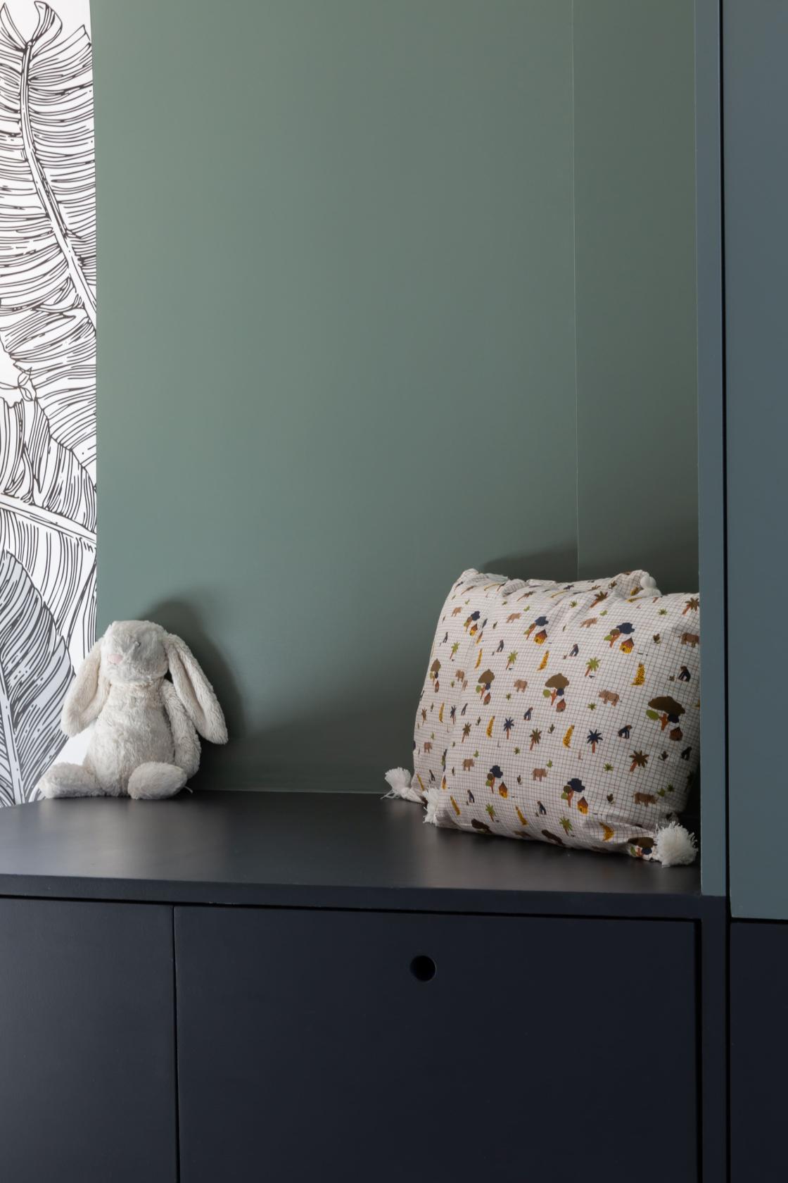 Des exemples de dressings bicolores et bimatières Plum Living