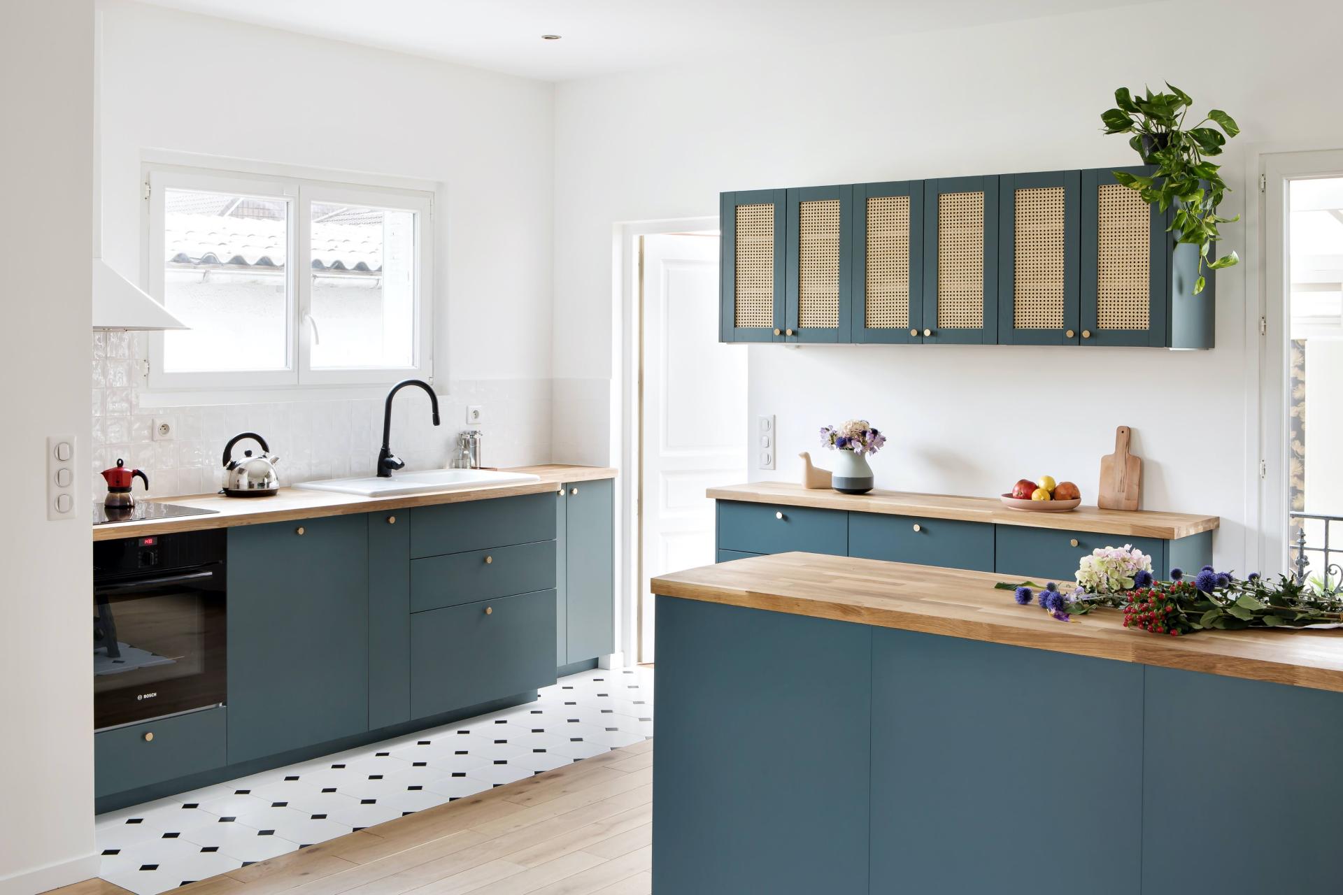 Mélanie & François' kitchen in Blue 05 - Bleu paon