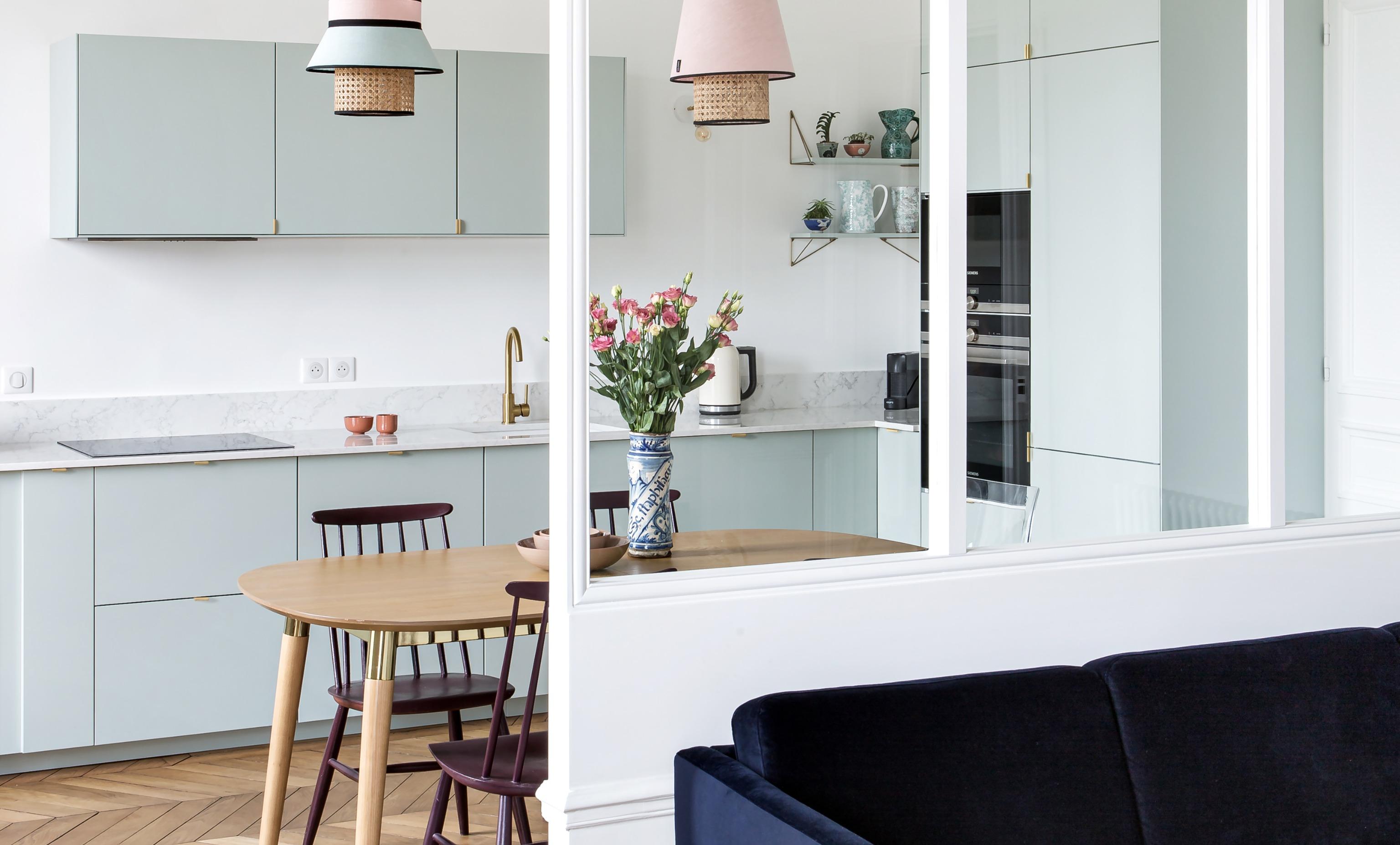 A glass partition in the kitchen Plum Living