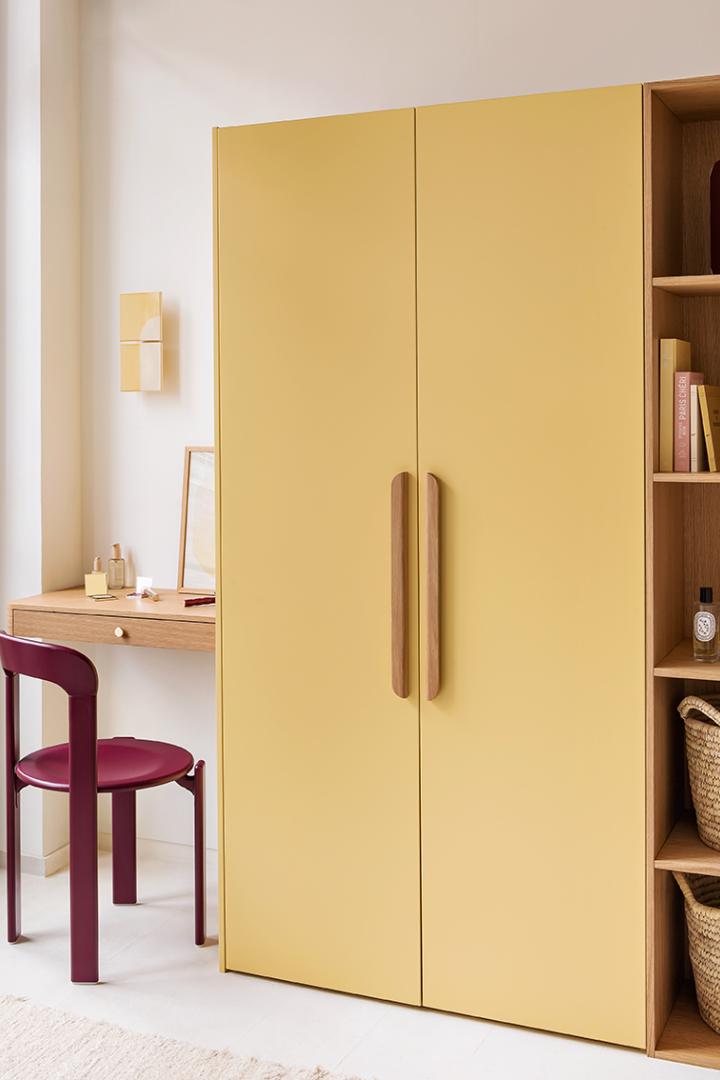 Painted oak sample