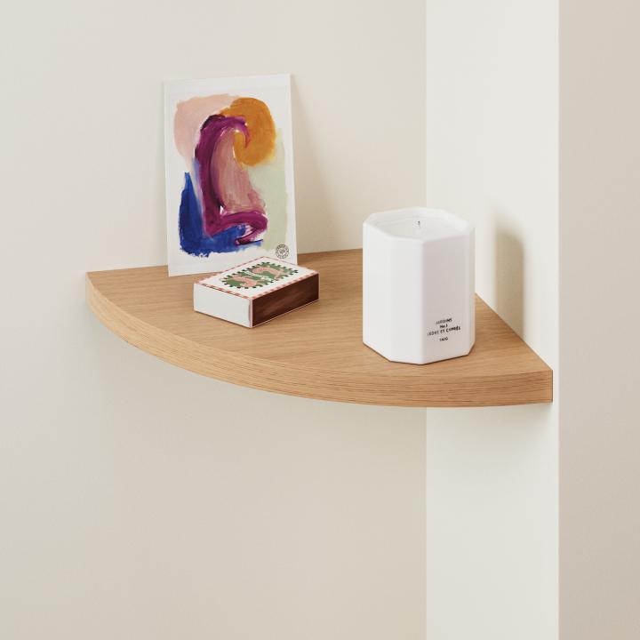 Corner curved floating shelf