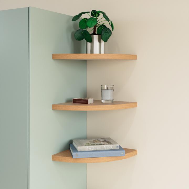 Corner curved floating shelf