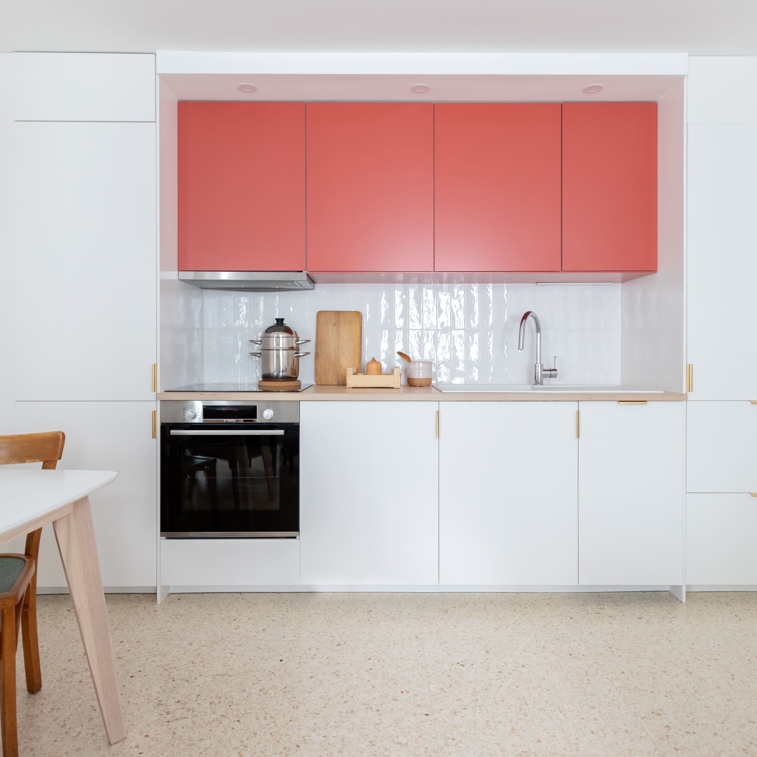 Kitchen in Red 01 - Terra